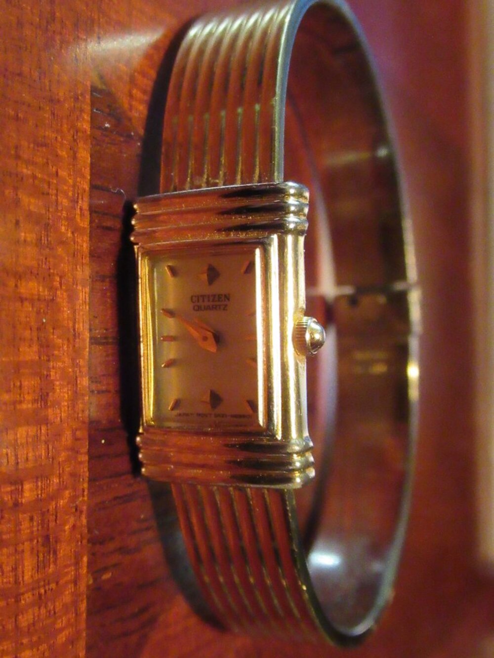 Vintage Citizen Ladies Bangle Watch 5421-565688